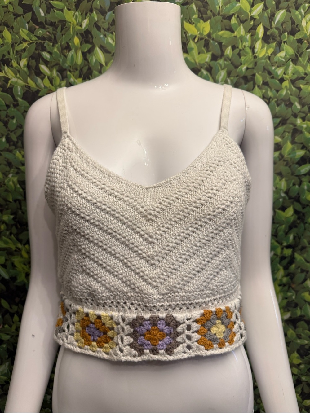 Hollister Cream Crochet-Trim Knit Cami with adjustable straps